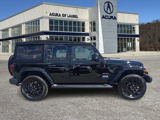 Used 2023 Jeep Wrangler Unlimited Sahara w/ Cold Weather Group AWD/4WD image 7