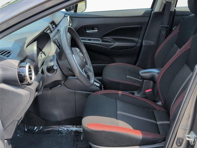 Used 2024 Nissan Versa SR FWD image 13
