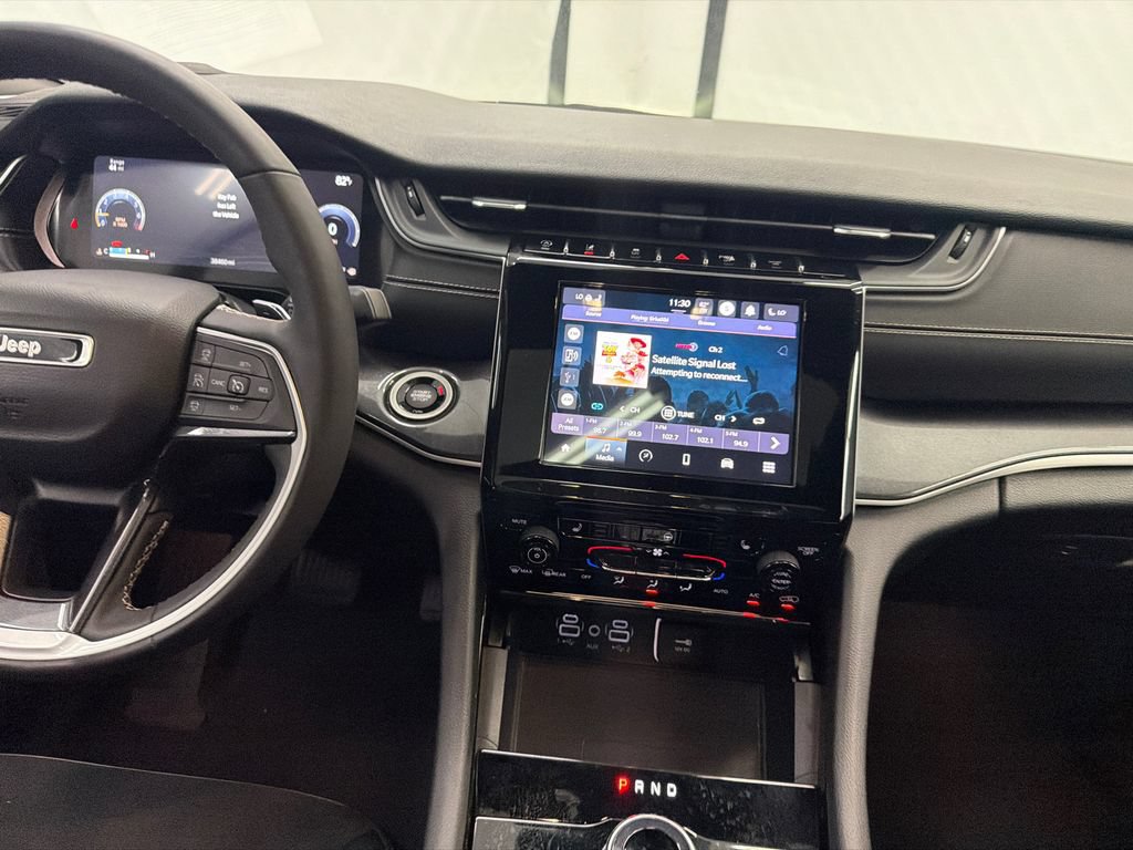 Used 2023 Jeep Grand Cherokee L Laredo RWD image 28