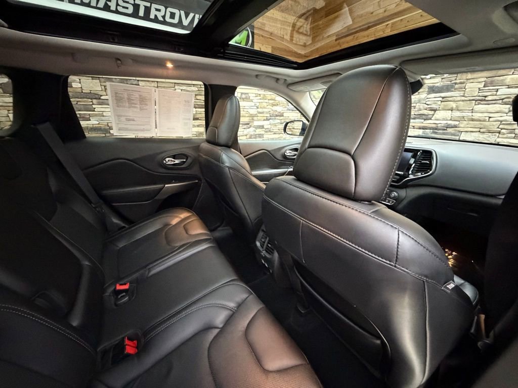 Used 2021 Jeep Cherokee Limited image 30