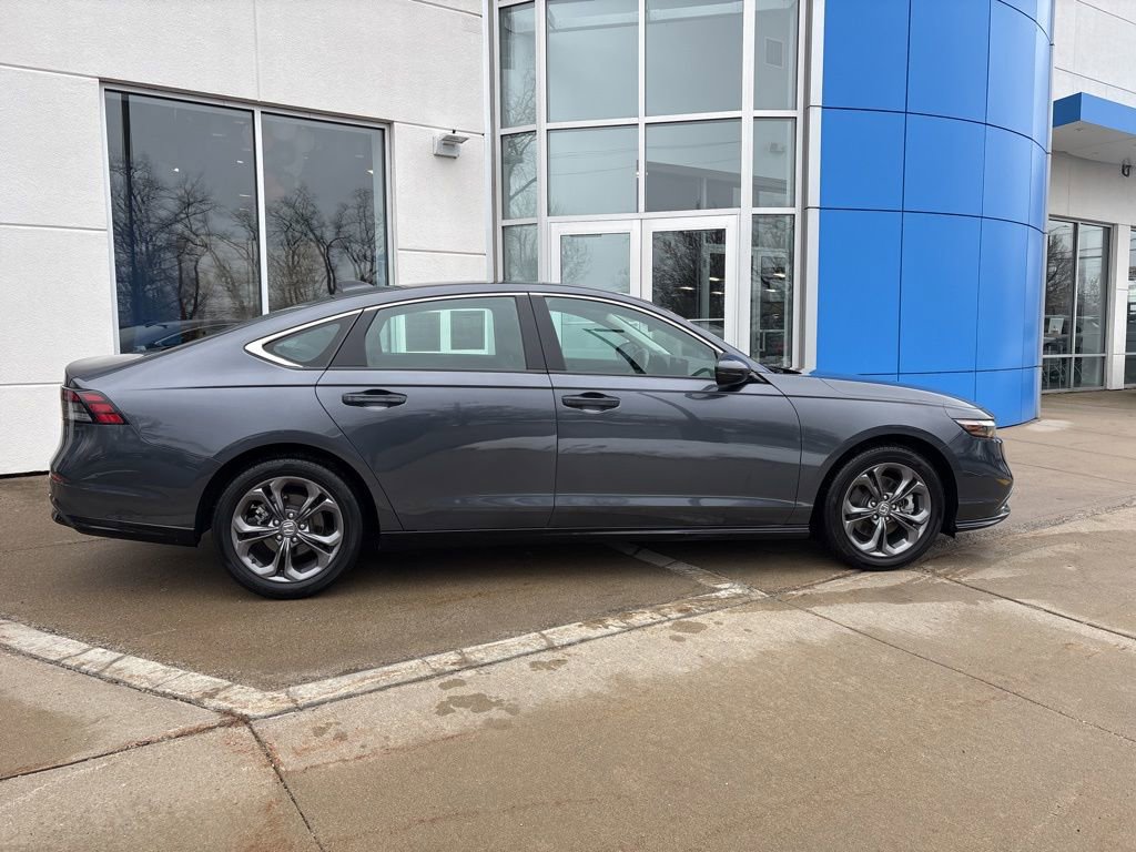 Used 2023 Honda Accord EX-L image 7