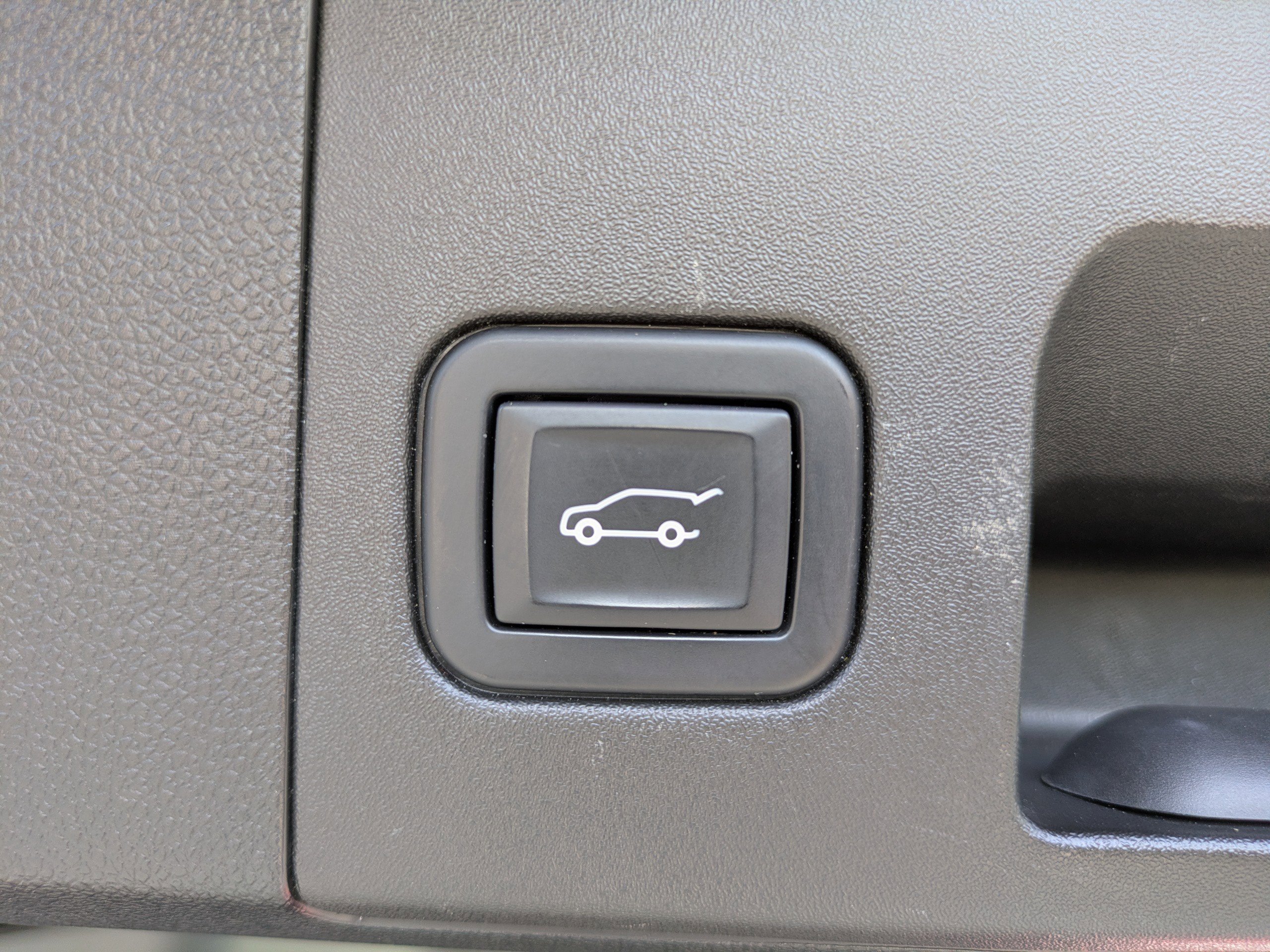 Used 2022 Cadillac XT4 Premium Luxury w/ Enhanced Visibility Package image 12
