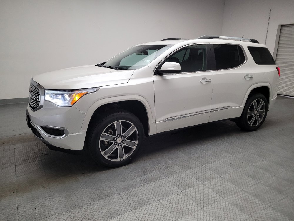 Used 2017 GMC Acadia Denali w/ Technology Package AWD/4WD image 2