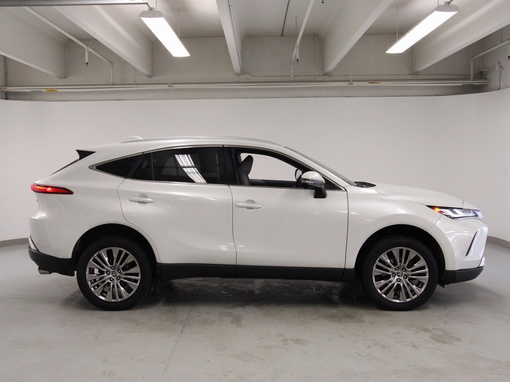 Used 2023 Toyota Venza image 5