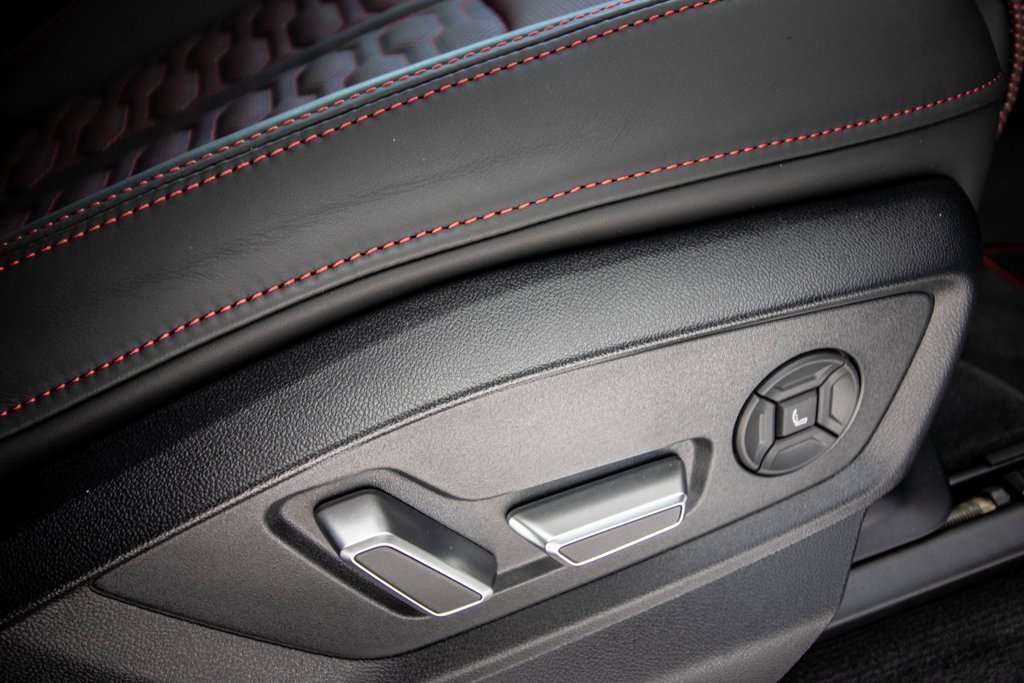 Used 2025 Audi RS Q8 performance image 52