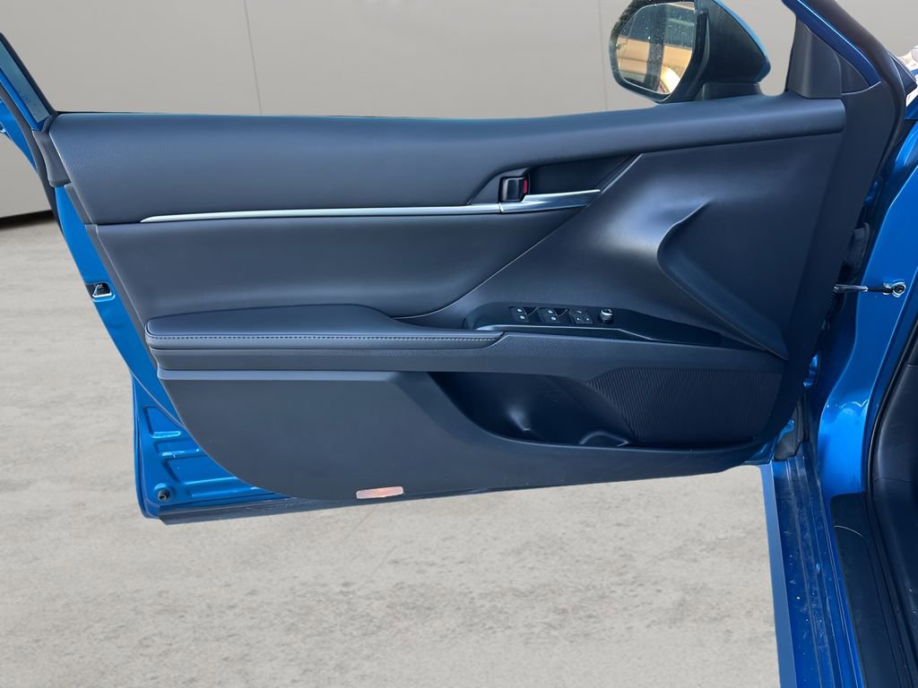 Used 2019 Toyota Camry XLE image 9