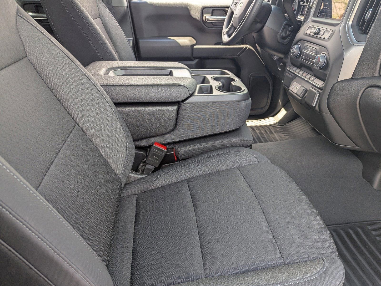 Used 2025 Chevrolet Silverado 1500 Custom image 12