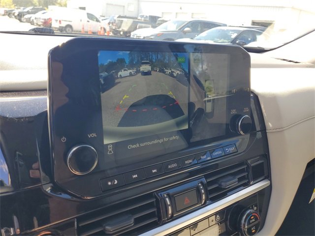 New 2025 Nissan Pathfinder SL image 17