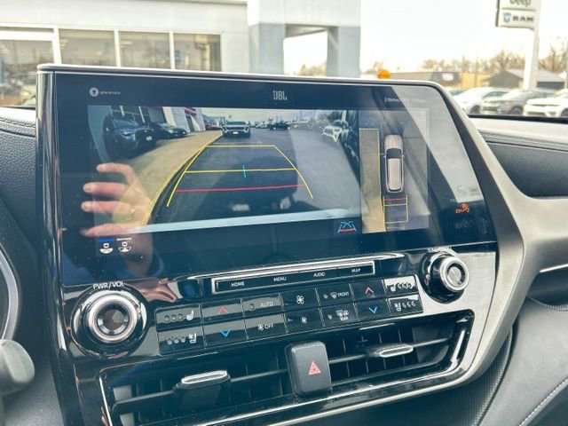 Used 2020 Toyota Highlander Limited image 51