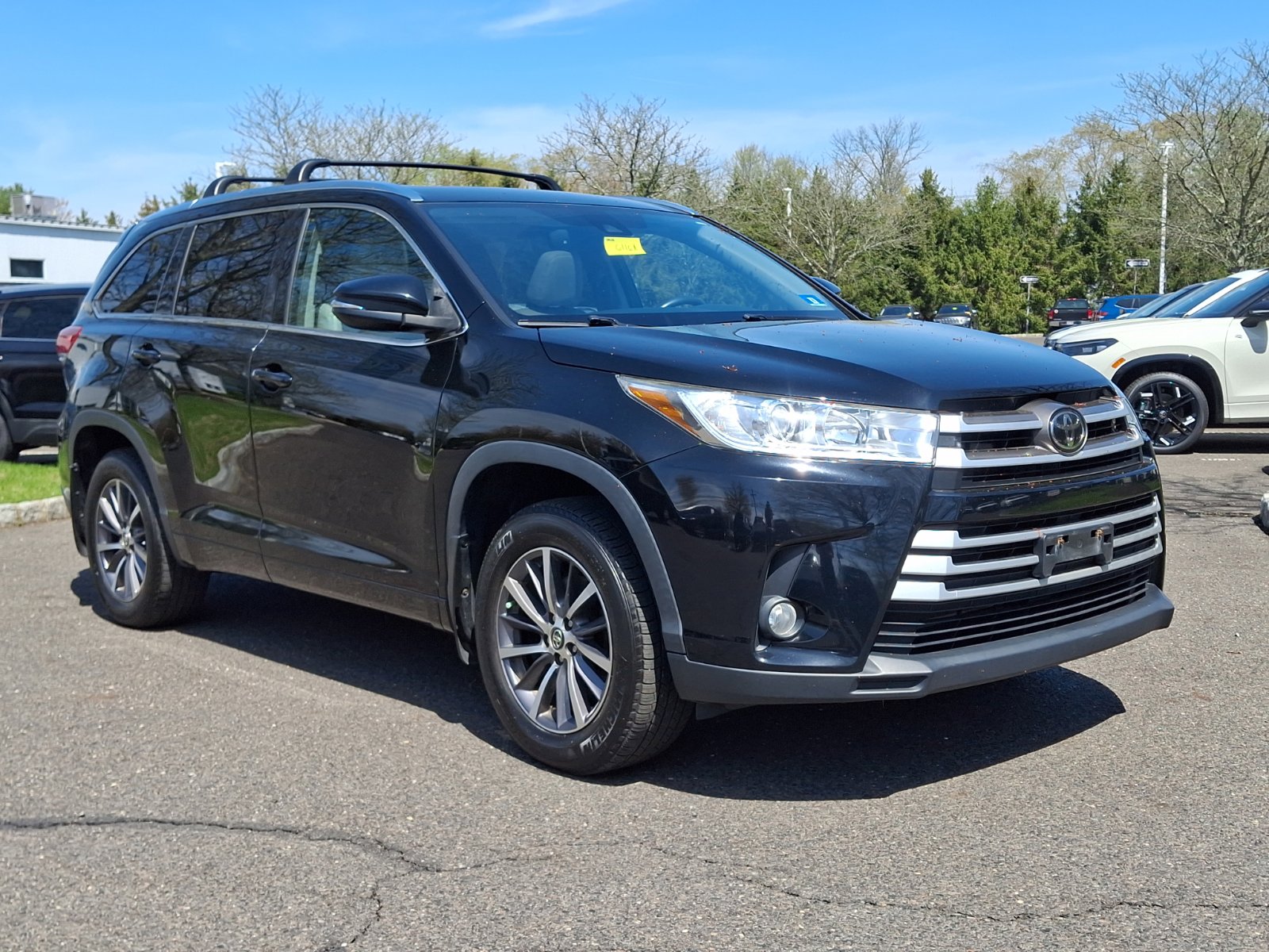 Used 2018 Toyota Highlander XLE image 1