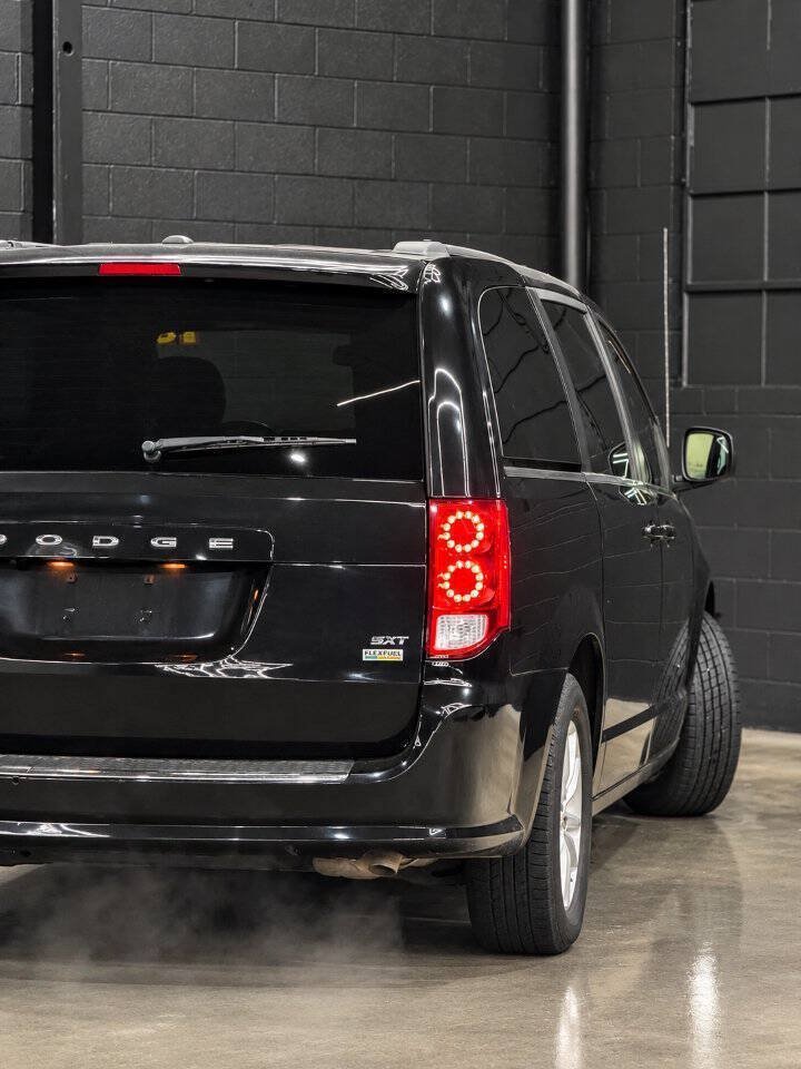 Used 2018 Dodge Grand Caravan SXT FWD image 10