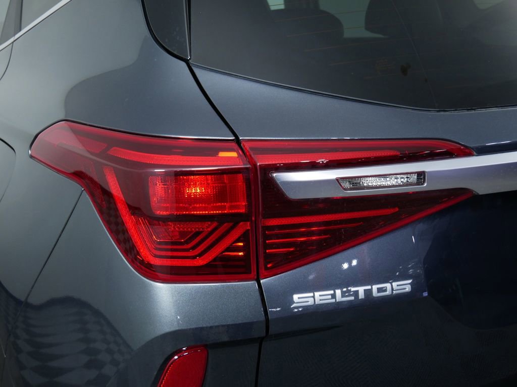 Certified 2023 Kia Seltos EX image 12