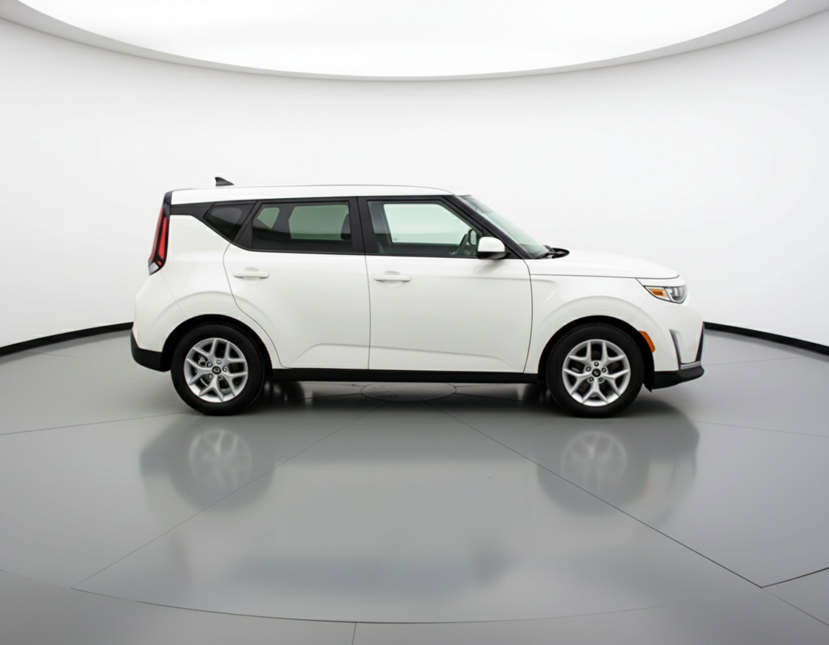 Used 2025 Kia Soul LX w/ LX Technology Package image 11