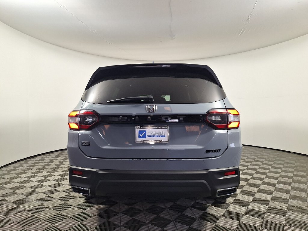 Used 2024 Honda Pilot Sport image 6