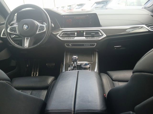 Used 2021 BMW X5 M50i w/ Executive Package image 11
