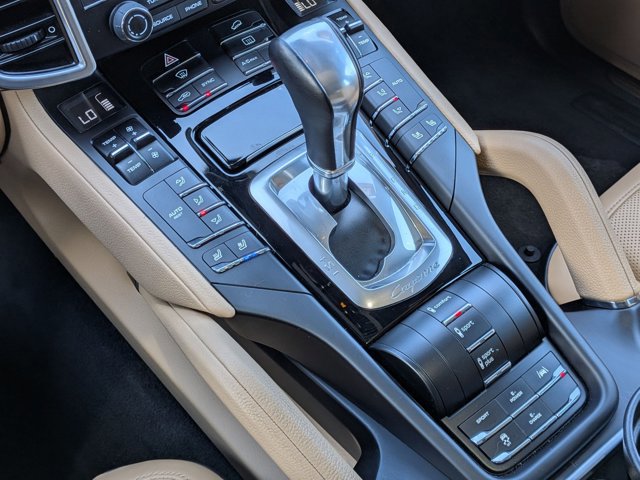 Used 2017 Porsche Cayenne S AWD/4WD image 12