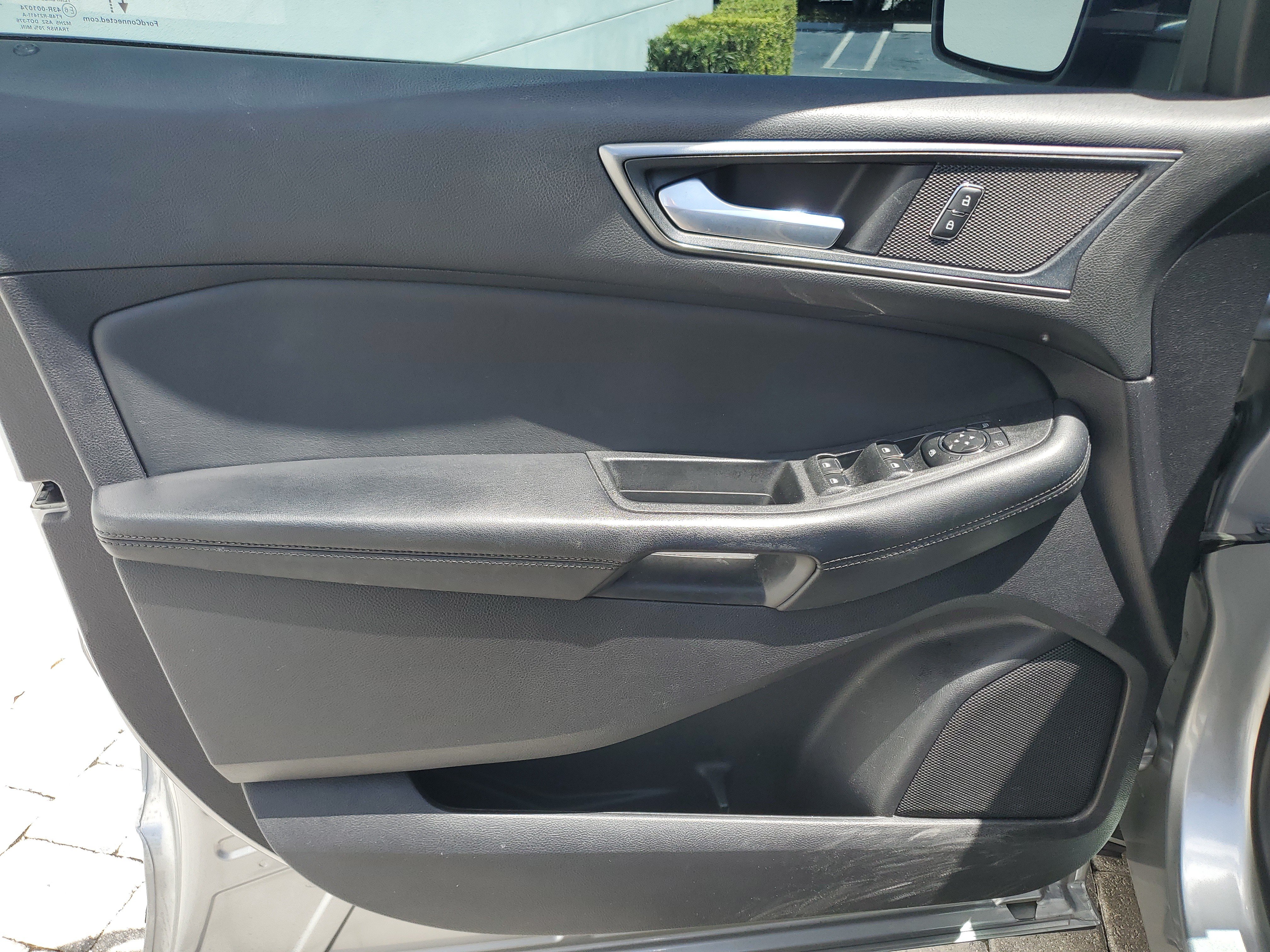 Used 2022 Ford Edge SE w/ Black Appearance Package AWD/4WD image 7