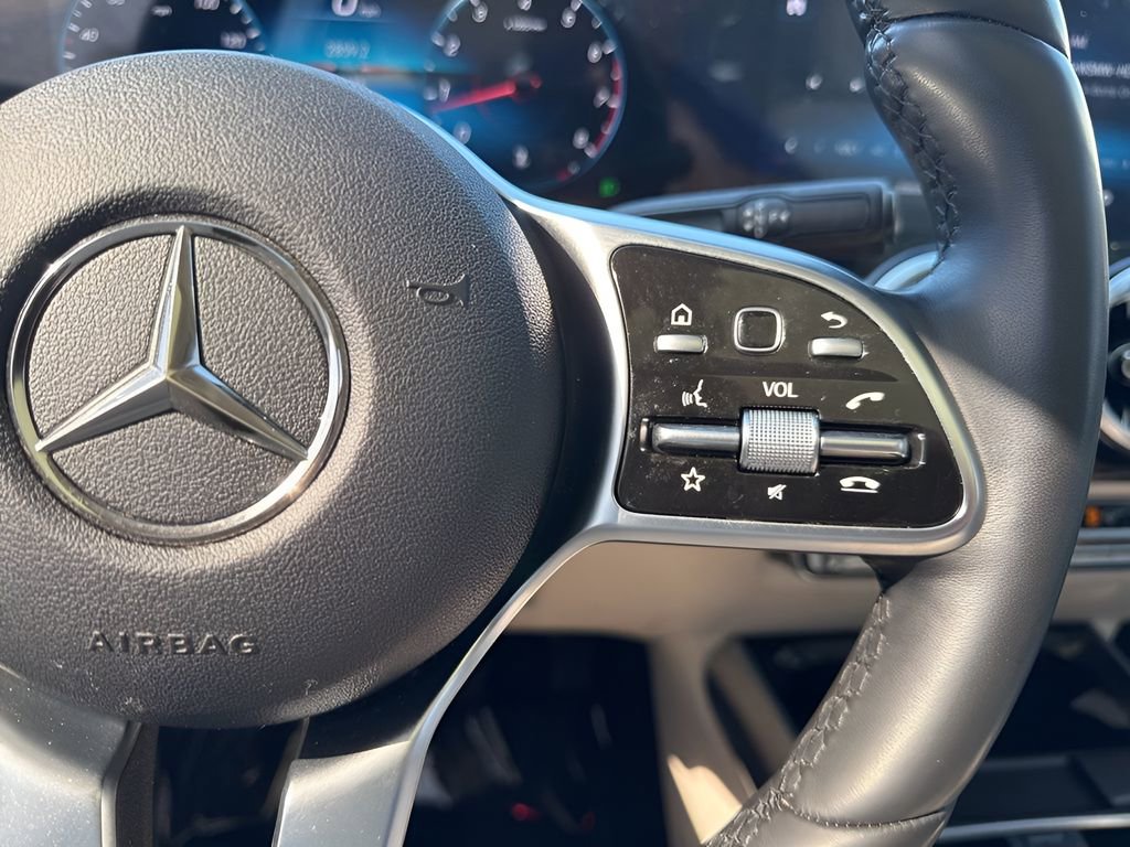 Used 2022 Mercedes-Benz GLA 250 4MATIC image 16