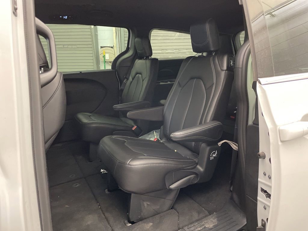 New 2026 Chrysler Voyager LX image 15