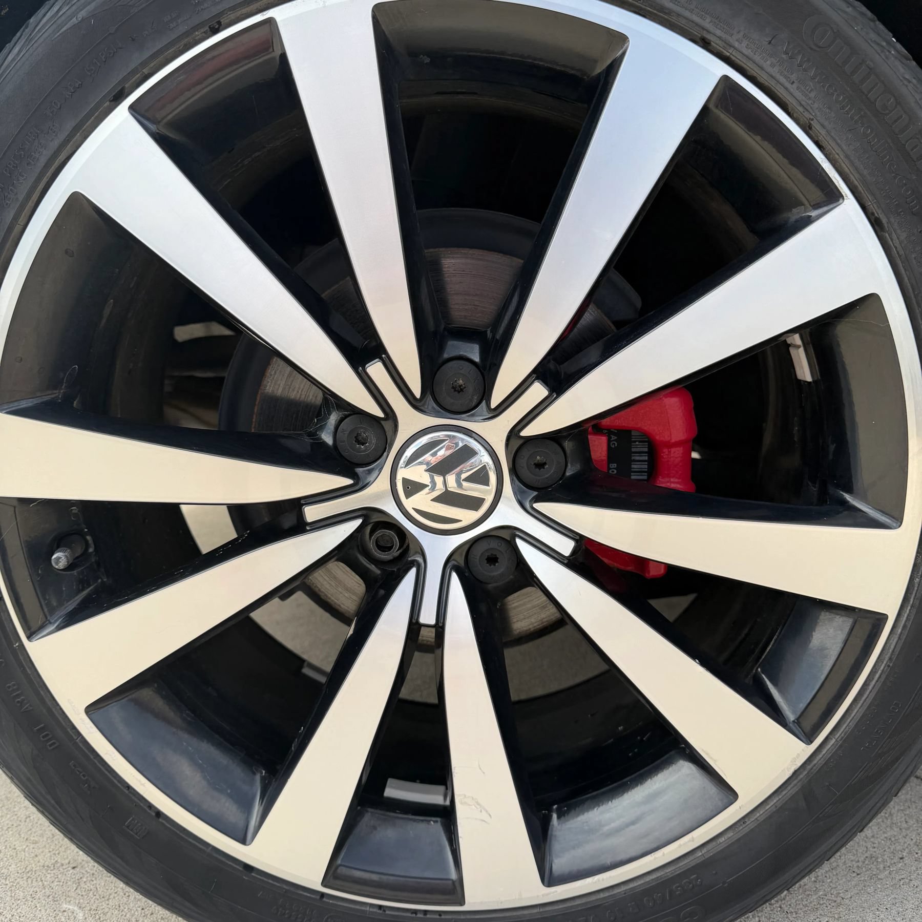 Used 2012 Volkswagen Beetle Launch Edition FWD image 17
