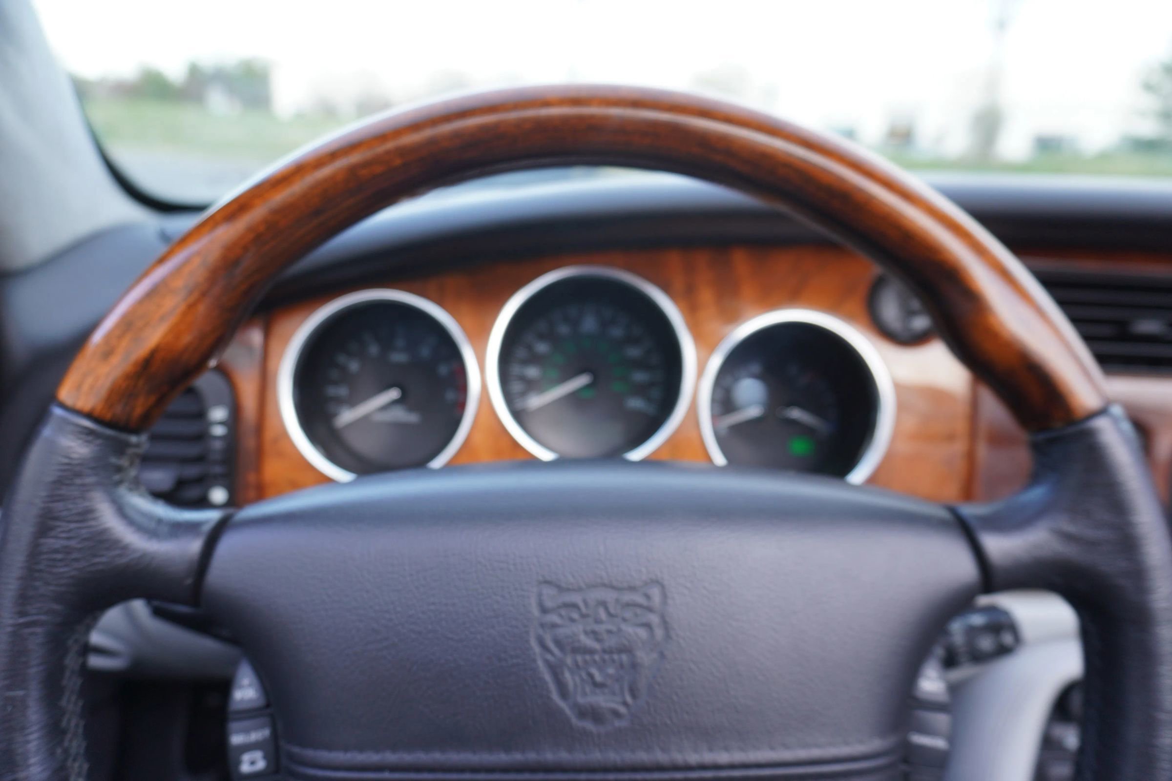 Used 2005 Jaguar XK8 Convertible image 15