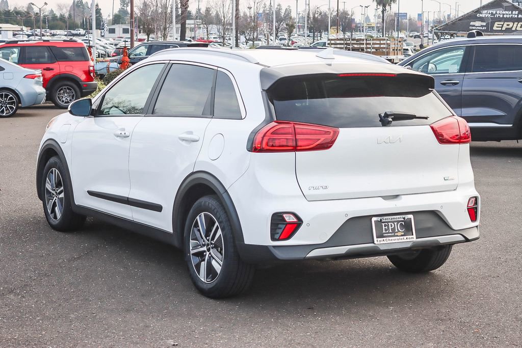 Used 2022 Kia Niro EX Premium image 2
