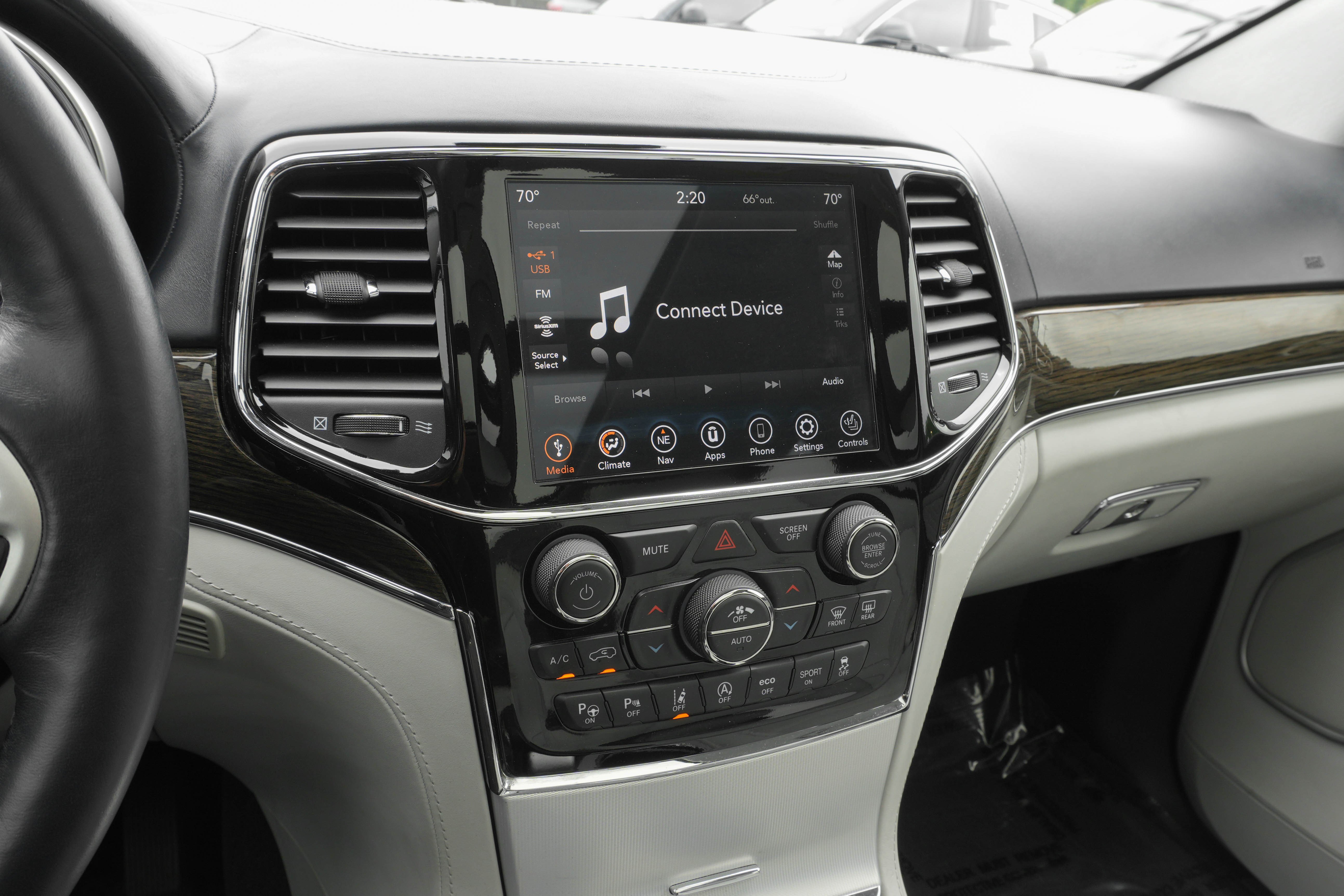 Used 2021 Jeep Grand Cherokee Summit AWD/4WD image 23