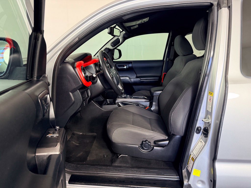 Used 2016 Toyota Tacoma TRD Sport w/ Towing Package RWD image 22