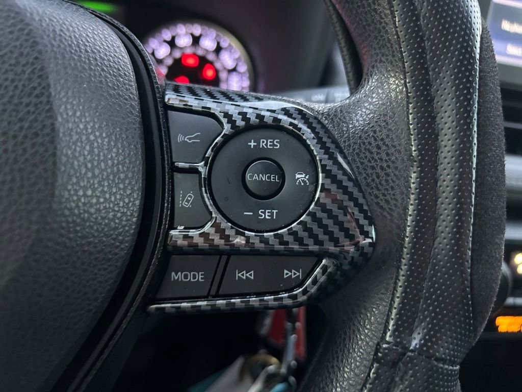 Used 2020 Toyota RAV4 LE image 18