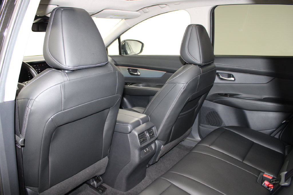 Used 2025 Nissan Murano SL AWD/4WD image 18