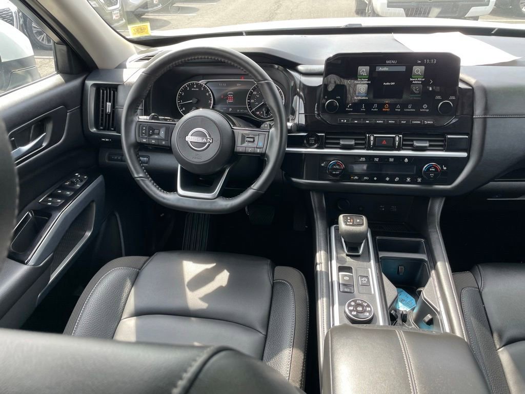 Certified 2025 Nissan Pathfinder SL image 11