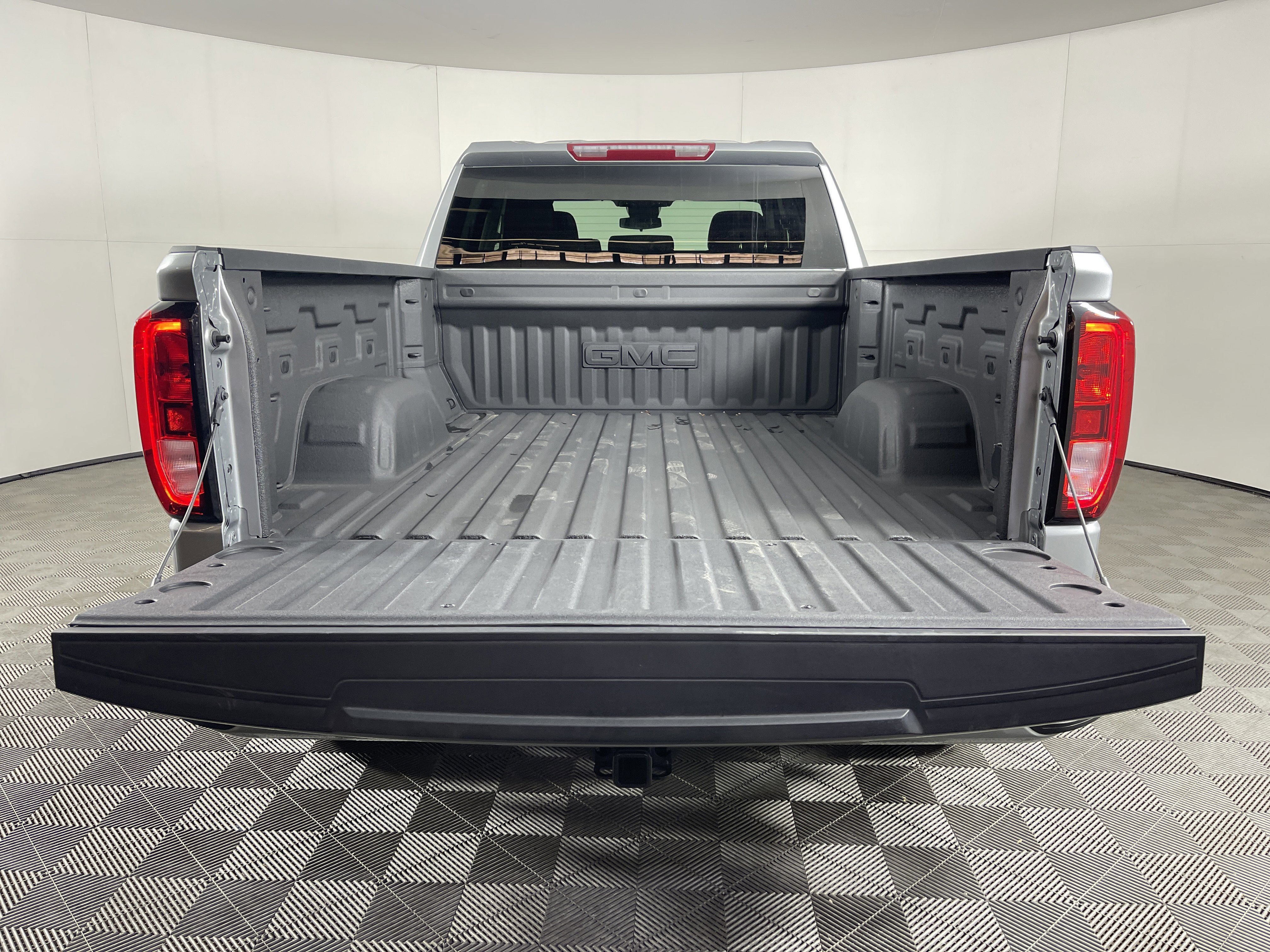 Used 2025 GMC Sierra 1500 Elevation image 7