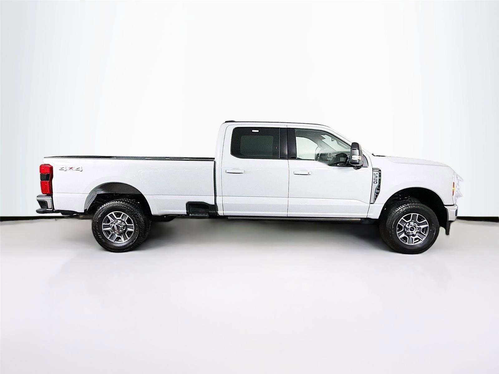 Used 2025 Ford F350 Lariat w/ Lariat Ultimate Package AWD/4WD image 8