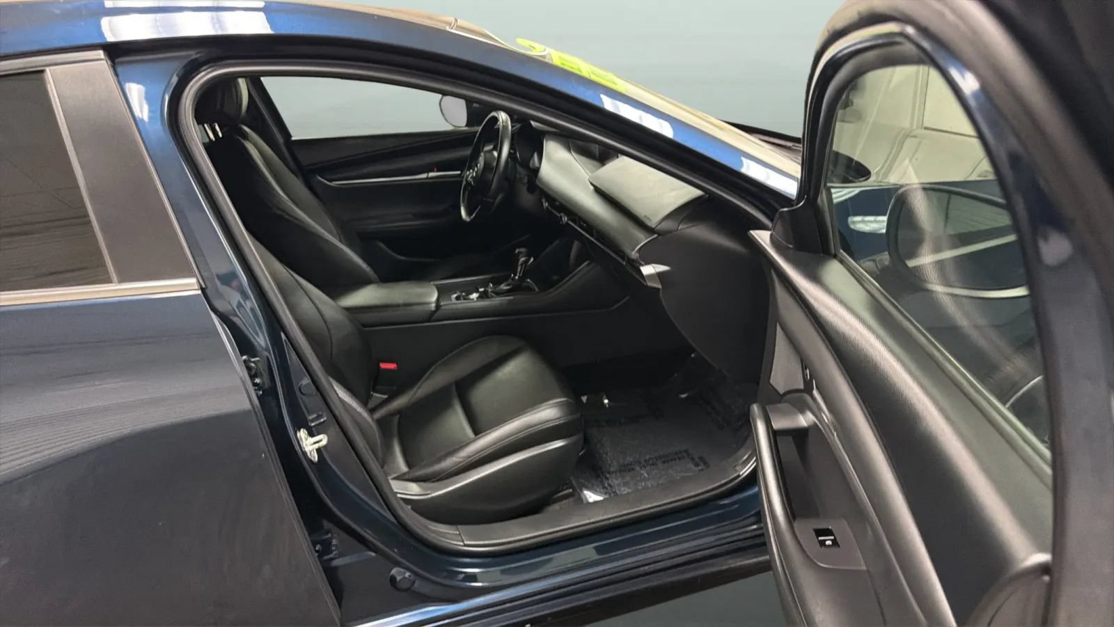 Used 2022 MAZDA MAZDA3 s FWD image 21