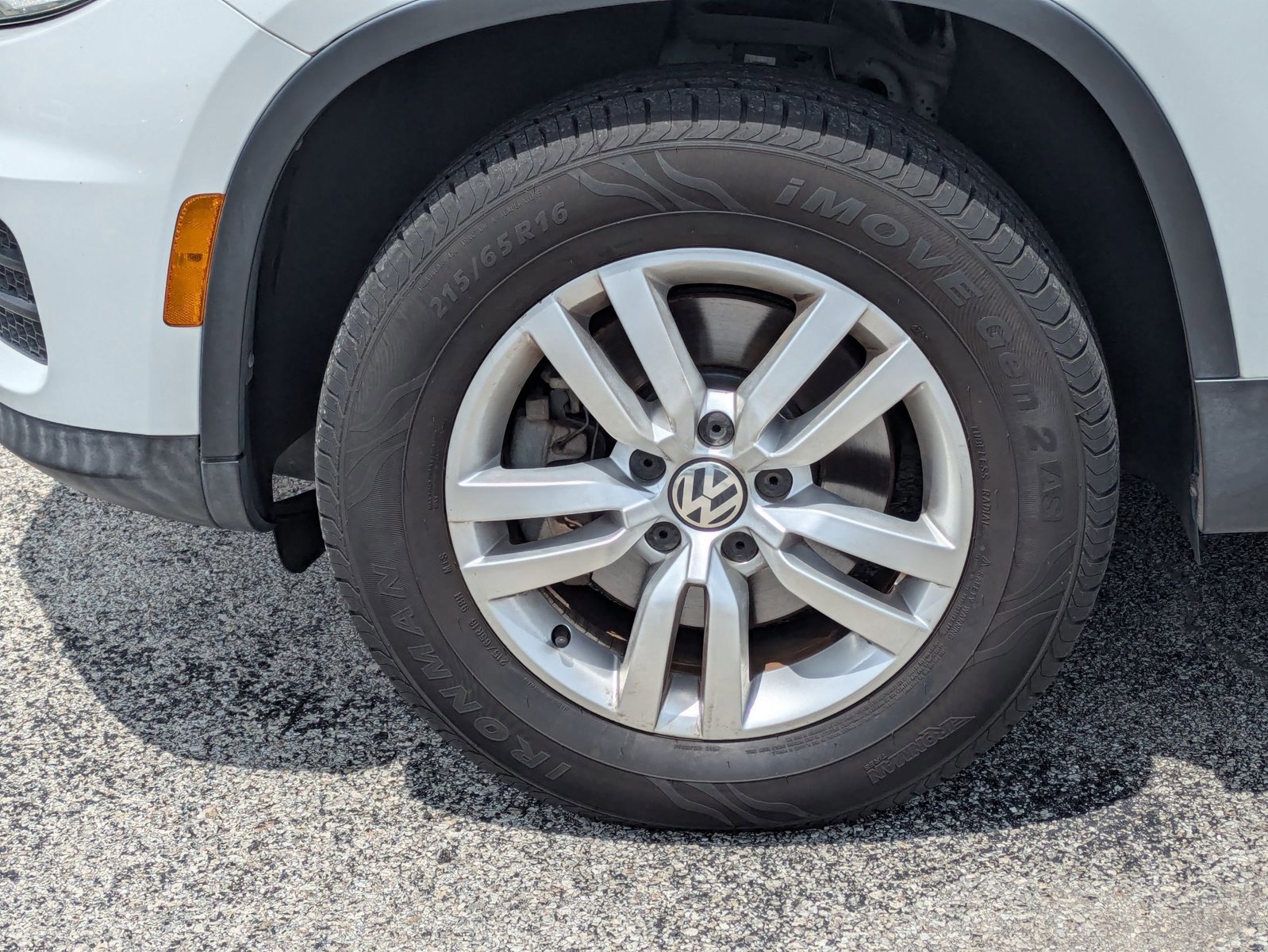 Used 2017 Volkswagen Tiguan S FWD image 20