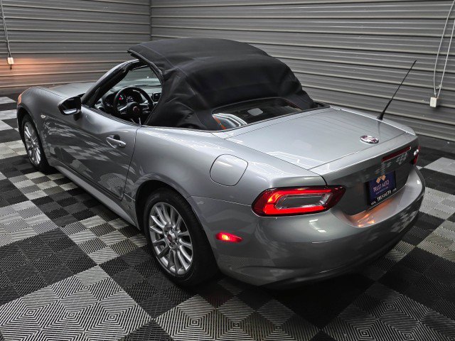 Used 2017 FIAT 124 Spider Classica RWD image 11