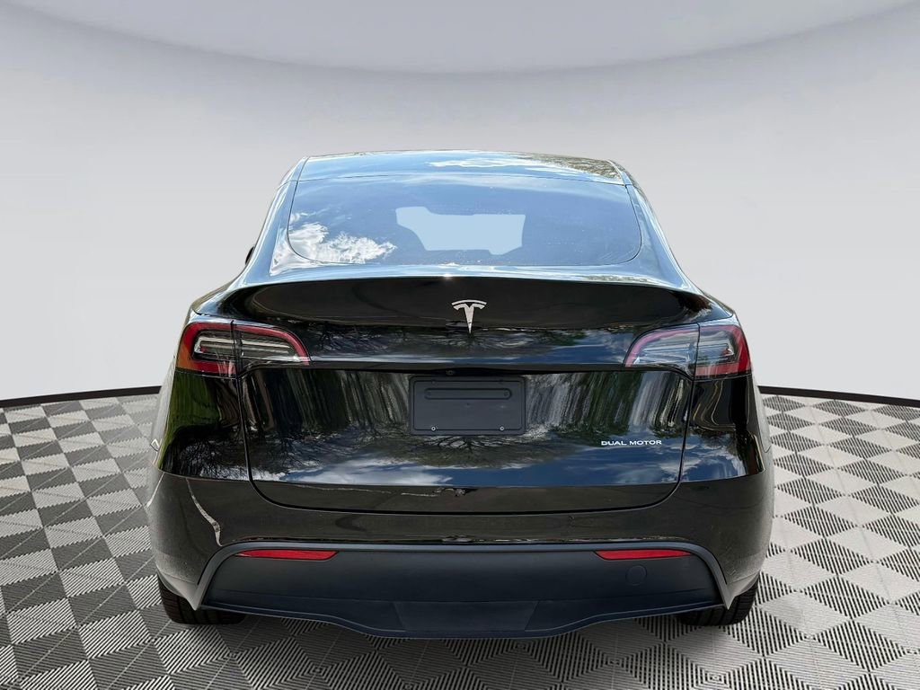 Used 2022 Tesla Model Y Long Range image 3