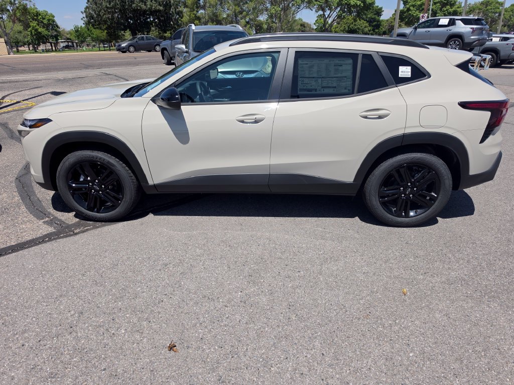 New 2026 Chevrolet Trax ACTIV w/ Driver Confidence Package FWD image 2
