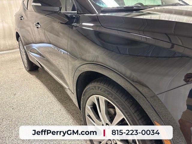 Used 2019 Chevrolet Blazer Premier w/ Sun and Wheels Package AWD/4WD image 8