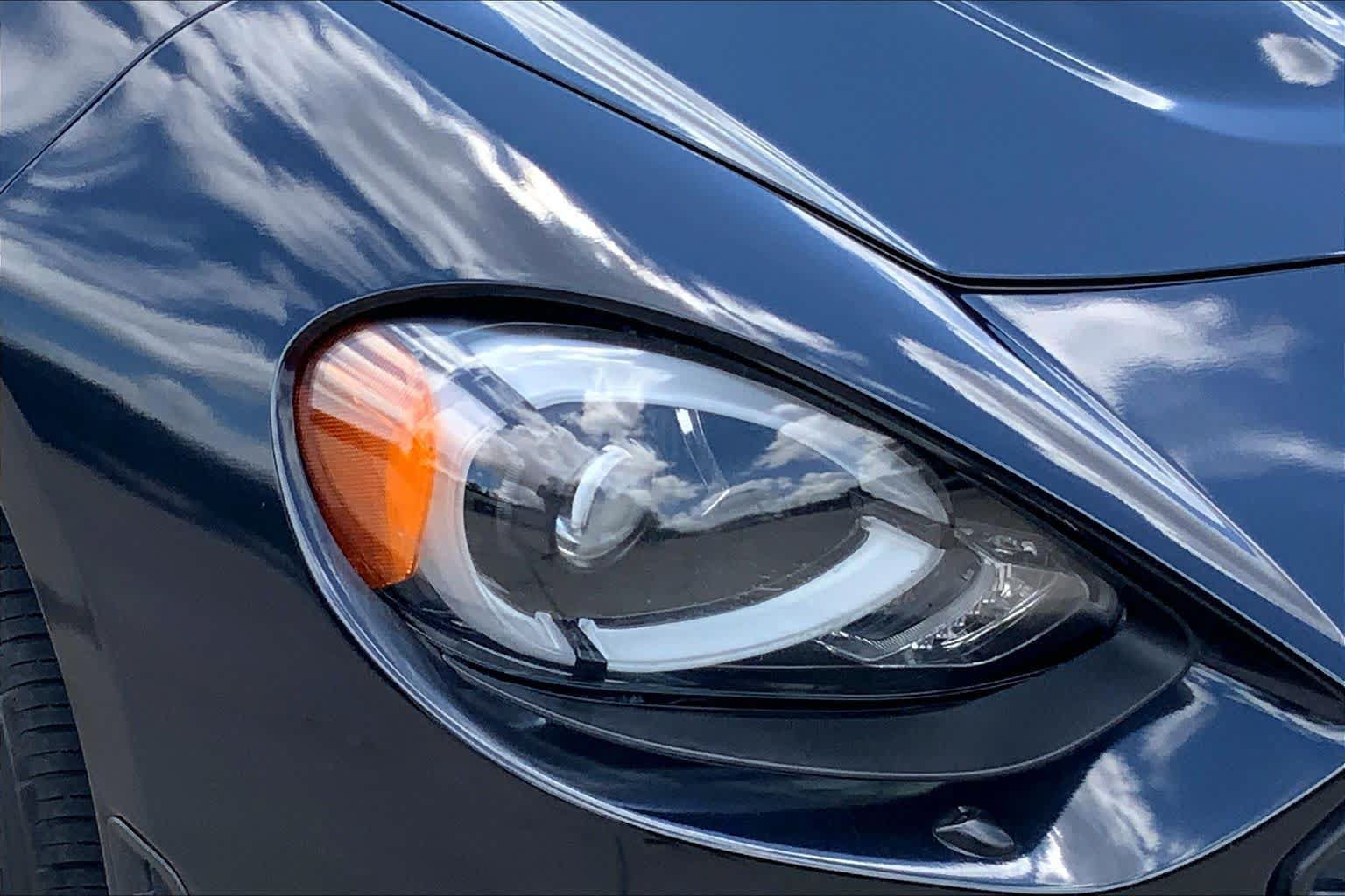 Used 2018 FIAT 124 Spider Abarth w/ Convenience Group RWD image 21