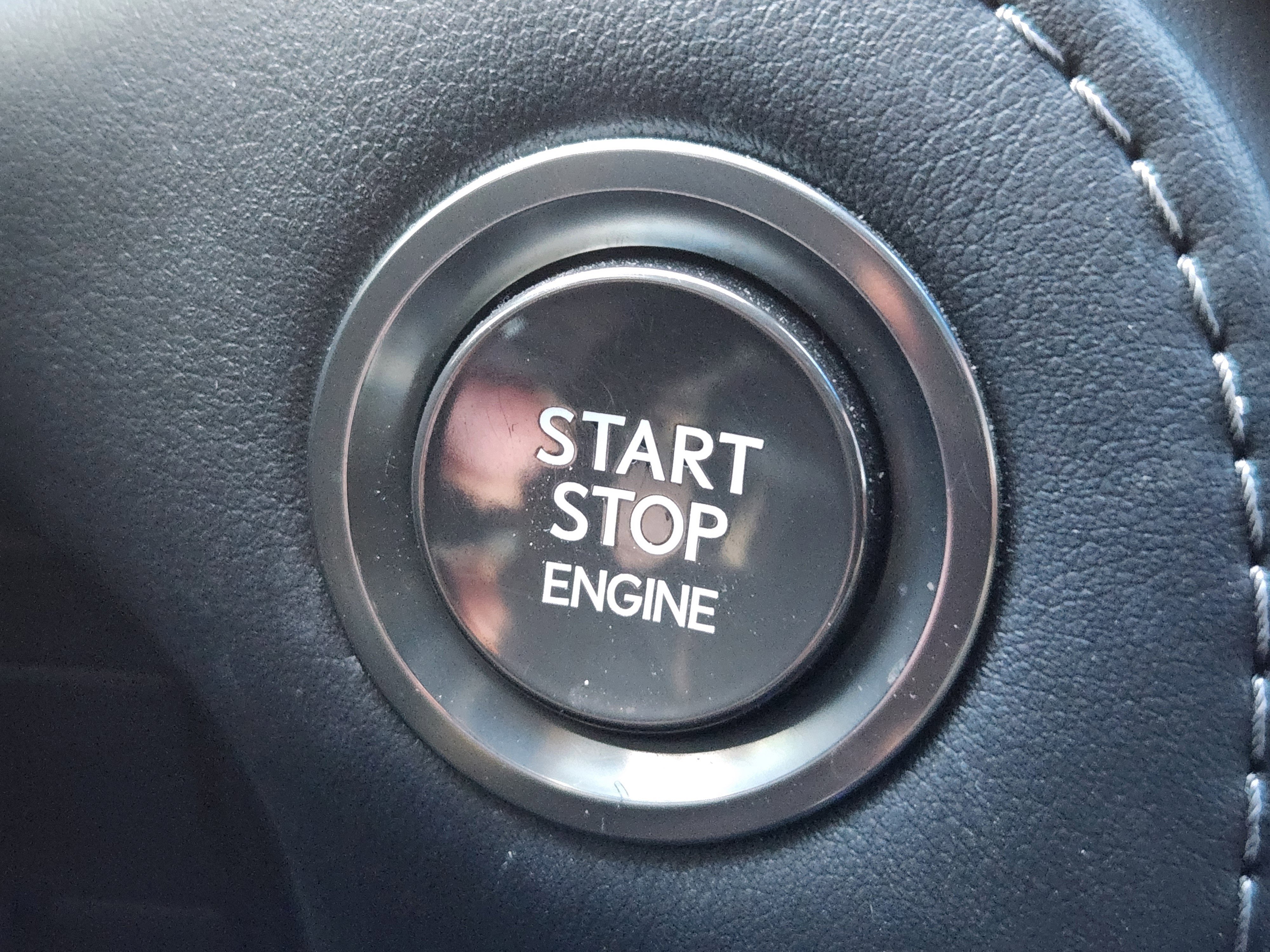 Used 2021 Lexus LX 570 4WD w/ 3rd Row & Luxury Pkg image 31