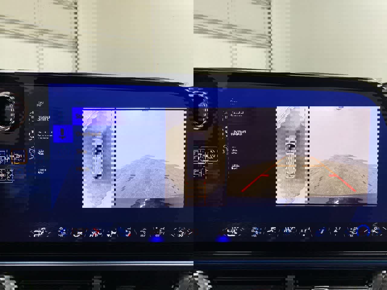 Used 2025 Chevrolet Equinox EV LT w/ Convenience Package image 24