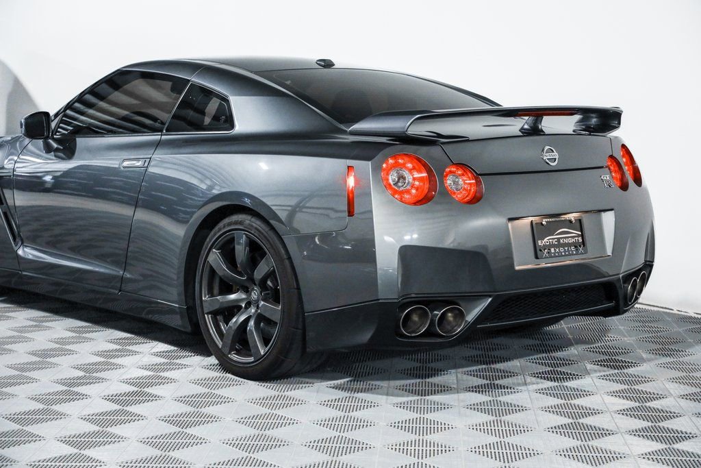 Used 2009 Nissan GT-R Premium image 23