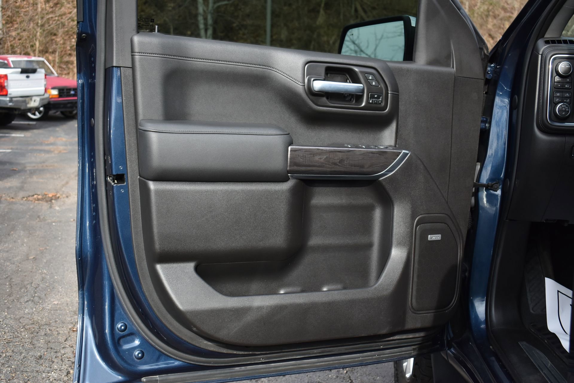 Used 2021 Chevrolet Silverado 1500 LTZ w/ LTZ Premium Package image 12