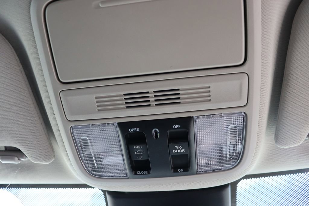 Certified 2026 Honda Odyssey Touring image 28