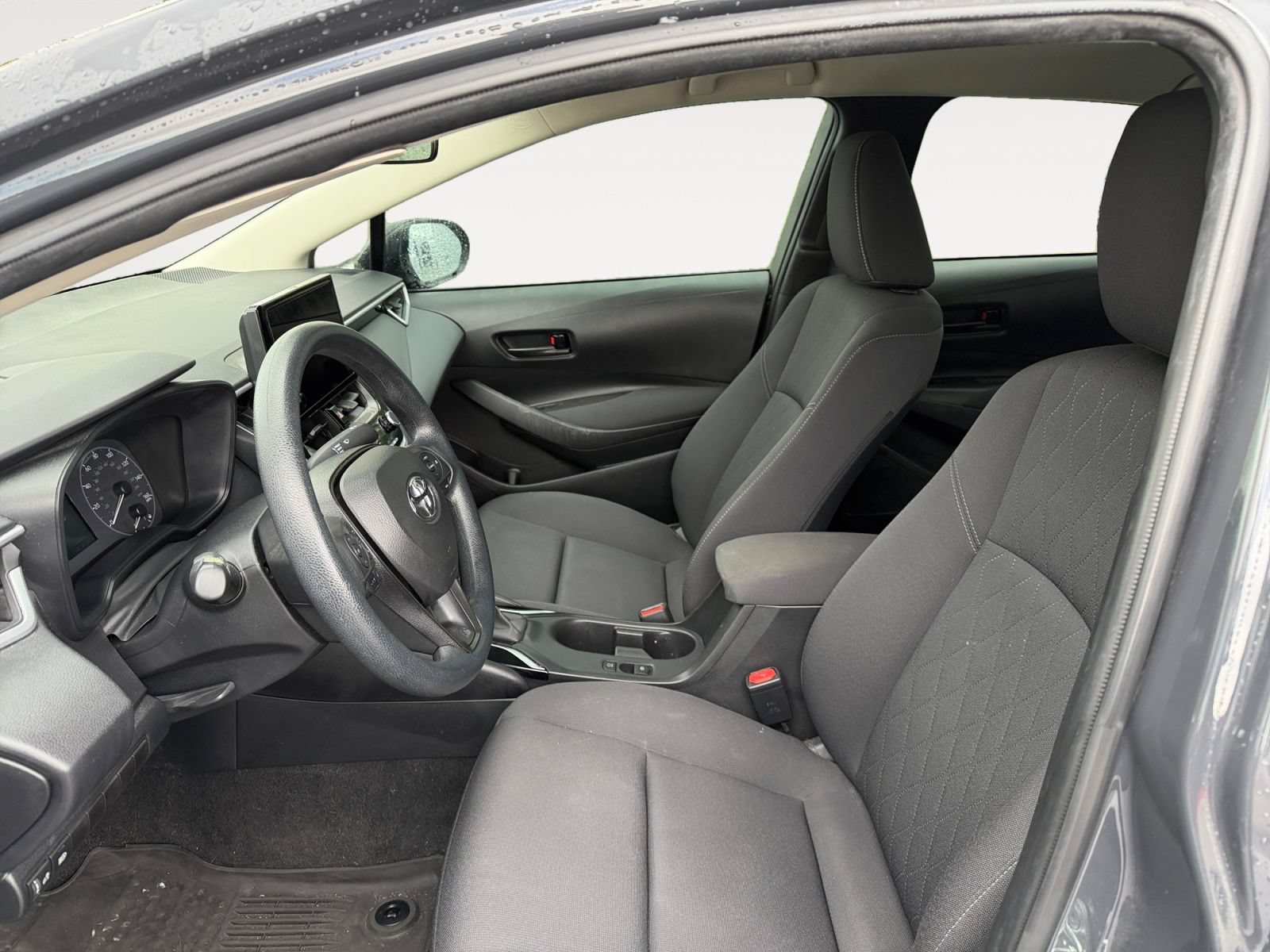 Used 2024 Toyota Corolla LE FWD image 9