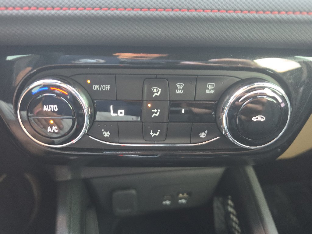 Used 2024 Chevrolet TrailBlazer RS w/ Convenience Package FWD image 27