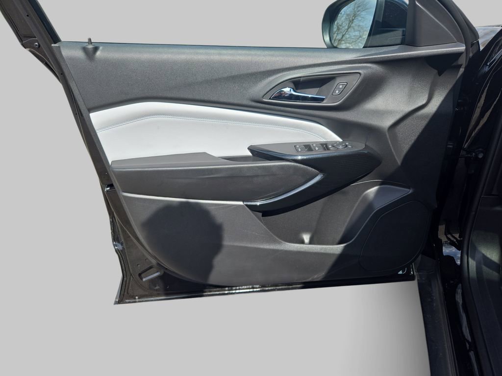 New 2026 Chevrolet Trax LT FWD image 30