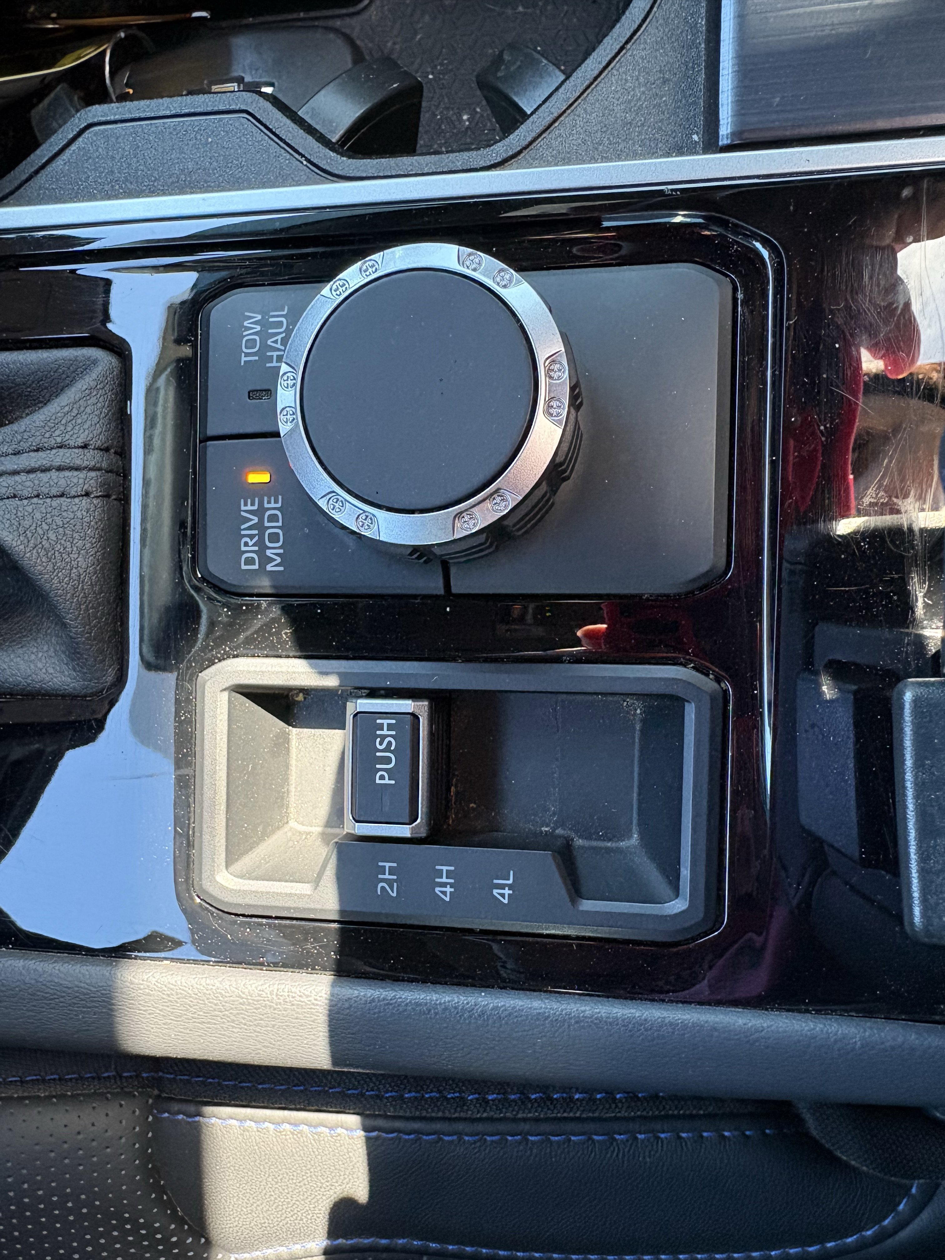 Used 2024 Toyota Tundra Platinum image 8