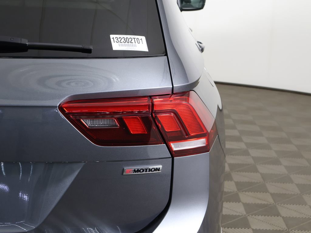 Used 2020 Volkswagen Tiguan SEL AWD/4WD image 18